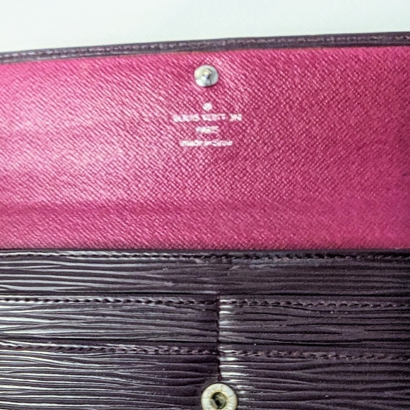 LOUIS VUITTON PURPLE EPI SARAH WALLET WITH LV DUST BAG GREAT CONDITION!! - Picture 10 of 10